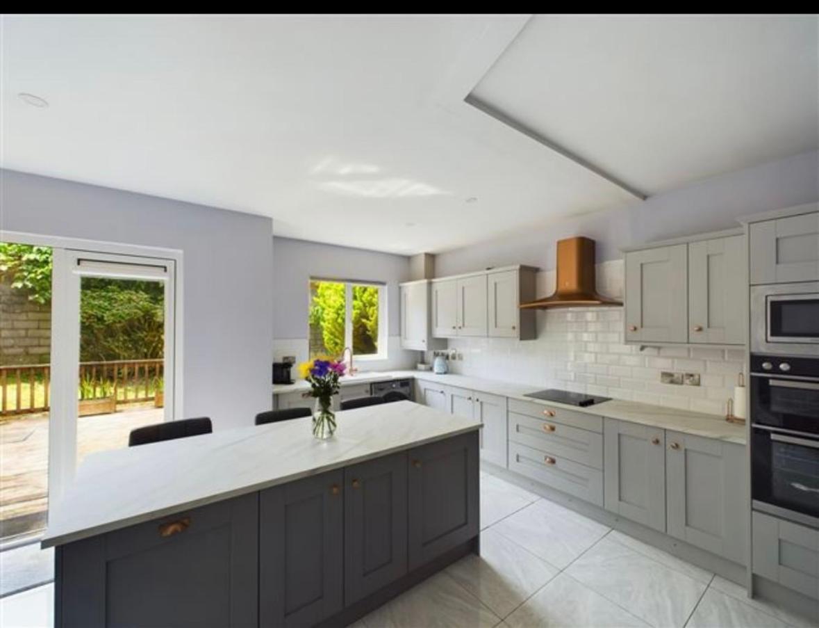 Deluxe Dwelling - 15 Mins From Cork City/Airport Apartment Luaran gambar